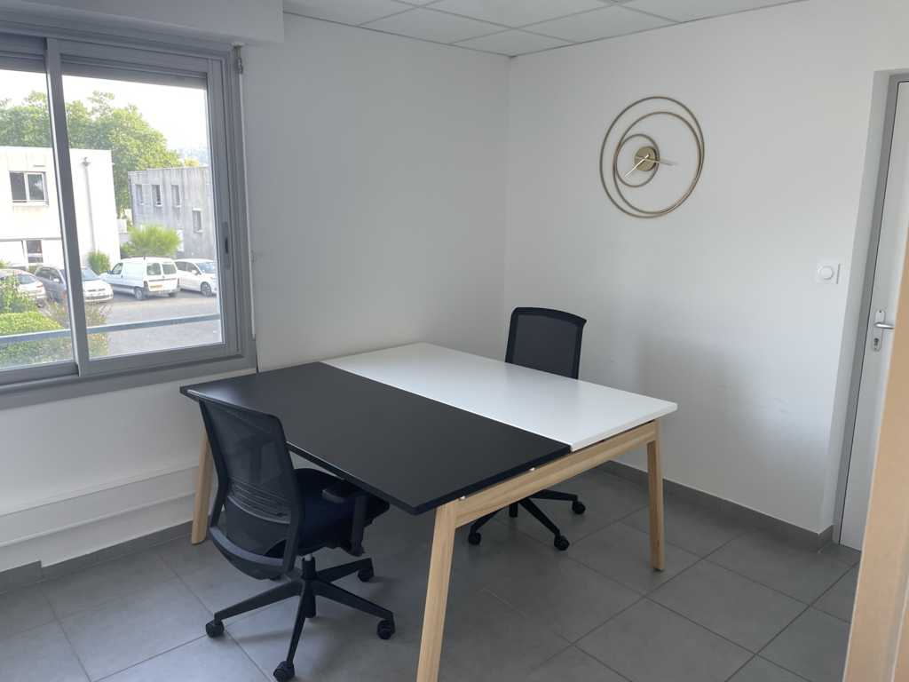 louer-bureau-privas-2-postes-10m2